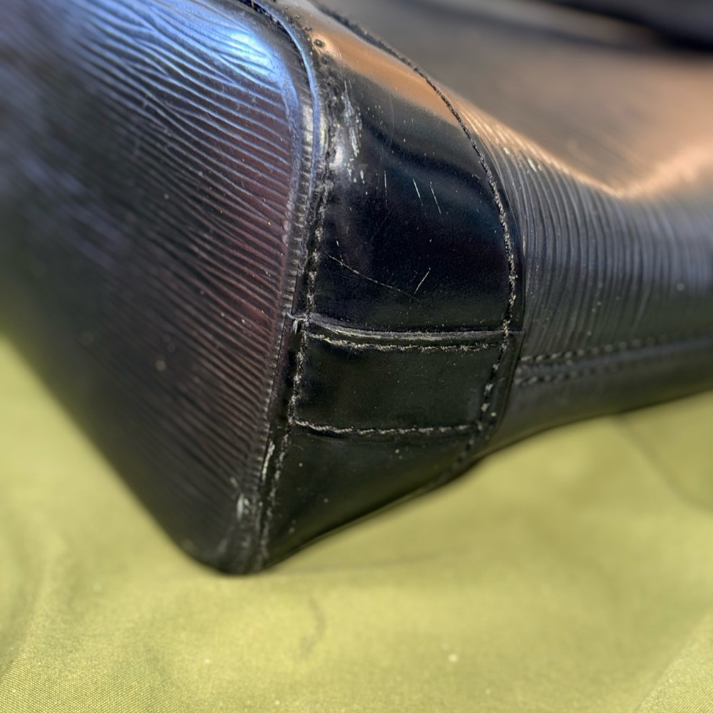 Louis Vuitton Vintage Black Epi Lockit PM - Picture 7 of 13